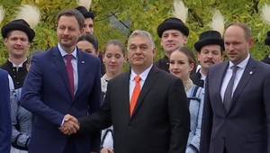 Orbán ustúpil a dal prednosť dobrým susedským vzťahom. Maďarsko nebude skupovať slovenskú pôdu