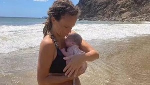 Šokujúce video matky vydesilo ľudí: Viete si predstaviť, že by ste porodili TAKTO?