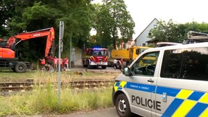 Najmenej 21 ľudí sa zranilo po zrážke vlaku s nákladným autom