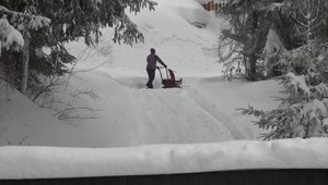 Sneženie na Orave neustáva: Pribudli desiatky centimetrov nového snehu, hlavné cestné ťahy museli uzavrieť