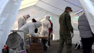 Otázky a odpovede: Ak bývam v zelenom okrese a chcem ísť do červeného, musím sa dať otestovať?