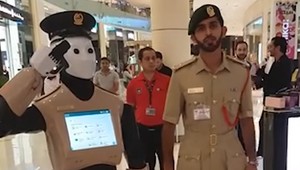 Vedci varujú pred robotickými vojakmi. Zabíjali by bez súcitu