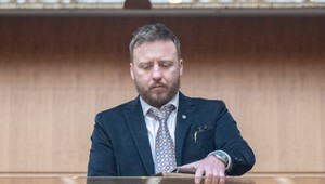 Novinár a vedec otestovali "Kotlárov" vedecký časopis. Za peniaze uverejnili vymyslenú štúdiu o prdení