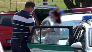 Brutálna vražda pri Komárne: Strýka dobodala a zabalila do koberca