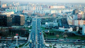 Auto zrazilo v Petržalke chodkyňu, s vážnymi zraneniami skončila v nemocnici