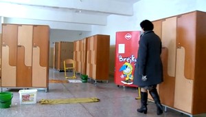 Škola plná vody, praskla vodovodná batéria