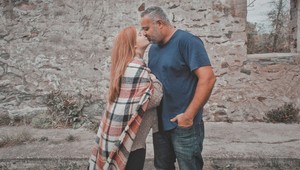 Kritiku si nevšímajú, ale TOTO ich zaskočilo: Keď kolega uvidel jeho ženu, udal ho na polícii