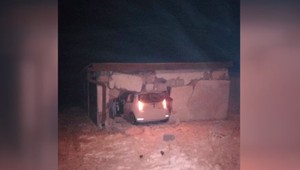 S autom skončil  v cudzej garáži. Za jeho nehodou nebol alkohol ani mikrospánok