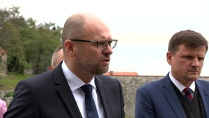 Opozícia spolu s prezidentom vyzývajú ľudí, aby prišli voliť