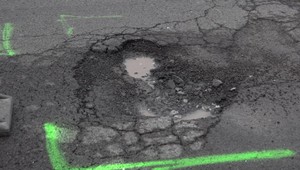 Cesta medzi Žilinou a Martinom je ako ementál - plná dier. Kedy dôjde k náprave?