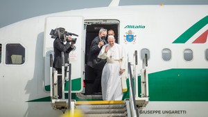 ONLINE: Tesne po odlete odkázal Slovákom pápež František správu