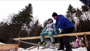 Skoky na lyžiach sú len pre nebojácnych. Malým pretekárom odvaha nechýba