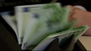 Vláda odsúhlasila 100 miliónov štátnej poisťovni, súkromníci sa búria