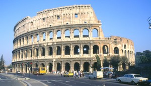 Okolo Kolosea vyrastie plot, má chrániť turistov