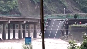 Zrútil sa diaľničný most v Číne: Hlásia 30 nezvestných a 11 zosnulých