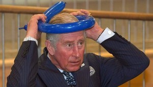 Šokujúce zistenie! Kráľovná Alžbeta je na tróne neprávom a kráľom by nemal byť ani Charles!