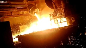 VIDEO. Po nehode v oceliarni nastalo peklo!