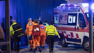 Tragédia v talianskom supermarkete: Útočník zabil jednu osobu a zranil aj známeho futbalistu