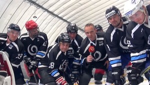 Slovenské a české televízie sa postavili proti sebe. TV JOJ v hokejovom turnaji nemohla chýbať