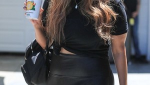 Patrila medzi extrémne štíhle supermodelky, dnes predvádza módu pre bacuľky: Spoznávate ju?