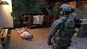 Polícia zadržala organizovanú skupinu prevádzačov. Migrantov nelegálne odvážali do Nemecka