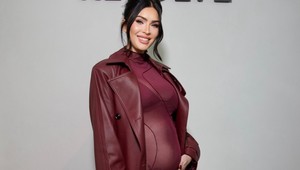 Ľudia sú znechutení zo šiat Megan Fox: Ako sa mohla tehotná herečka takto obliecť?