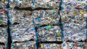 Našli enzým, ktorý dokáže rozložiť plast za niekoľko dní