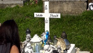 Pochovala len ročného syna. Matka je presvedčená, že pochybila nemocnica