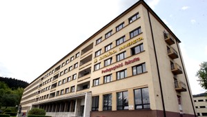 Katolícka univerzita v Ružomberku nemá akreditáciu, funguje ďalej