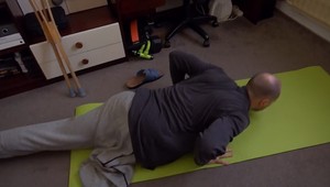 Tisíc angličákov sa rozhodol spraviť za čo najkratší čas. Aj napriek hendikepu sa mu podaril rekord