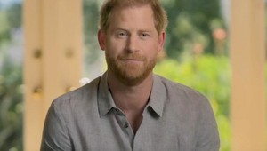 Princ Harry v nebezpečenstve! Čelí rovnakej hrozbe ako jeho mama?