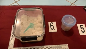 Hašiš, kokaín, pervitín a ďalšie drogy. Česká polícia stíha 14 ľudí kvôli dovážaniu drog zo Slovenska