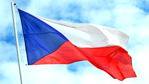 Česko nevie vyhosťovať cudzincov, ktorí sú tam nelegálne, kritizuje EK