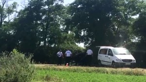 Vážna nehoda pri Galante. V aute sa viezol otec so synom