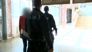 Vylákali intímne fotky a potom žiadali 2000 eur. Zo sexuálneho vydierania obvinili aj tínedžerku