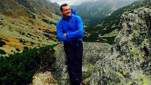 Moderátor Forgáč oslavuje narodeniny. Pre maľovanie oddelenia sa narodil v Kežmarku