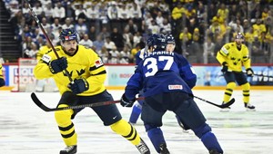 Fínsko - Švédsko 1:2. Švédi sú s plným počtom na čele