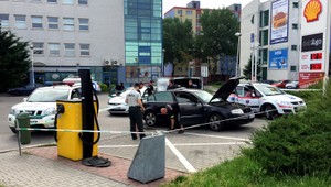 Muž zomrel vo svojom aute na benzínke v Bratislave. Objavili ho až po hodinách