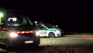 Vlak zrazil mladíka. Zázrakom prežil, utrpel ale devastačné poranenia nôh