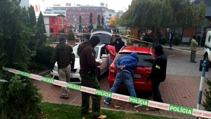 Razia na drogy. V Bratislave zasahovali kukláči