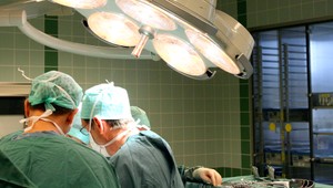 Lekári z cudziny musia na Slovensku robiť iné profesie. Desiatkam neuznali vzdelanie