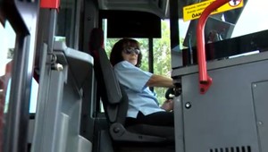 Po práci relaxujú za volantom trolejbusu. Niektorí šoféri si v MHD plnia sny