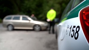 Policajti chytili za volantom opitú lekárku. Už čelí obvineniu