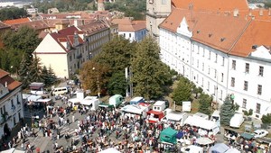 V pondelok čaká vládu ďalší protest. Nespokojní trhovníci zablokujú diaľnicu do Bratislavy