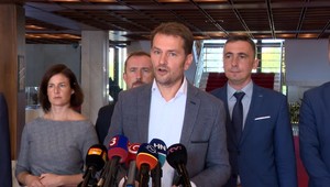 Glváč nevidí dôvod na vyvodenie osobnej zodpovednosti. Opozícia žiada jeho odvolanie