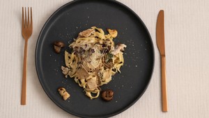 Domáce fettuccine so syrom cottage a hríbmi