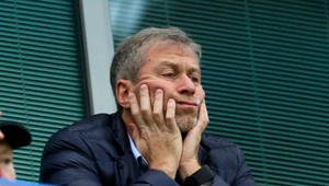 Premiér miliardárovi Abramovičovi: Zaplaťte, alebo sa vidíme na súde