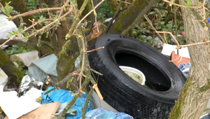 V okolí Spišského hradu sa nachádza nelegálna skládka. Obec ju pritom už raz odstránila