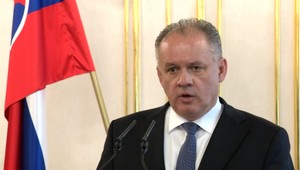 Andrej Kiska spieva Tichú noc, myslí na slobodné mamičky