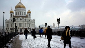 Moskva v snehovej pasci. Zápchy majú až 50 kilometrov